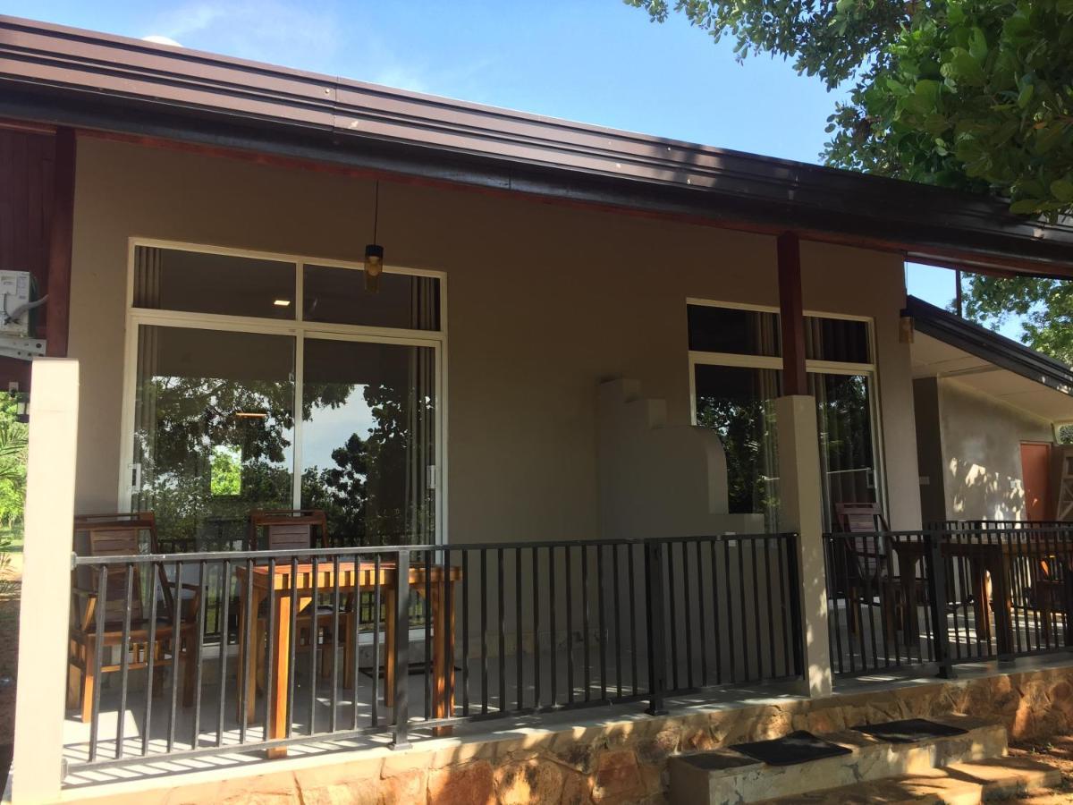 Saffron Lake Yala Tissamaharama Exterior photo