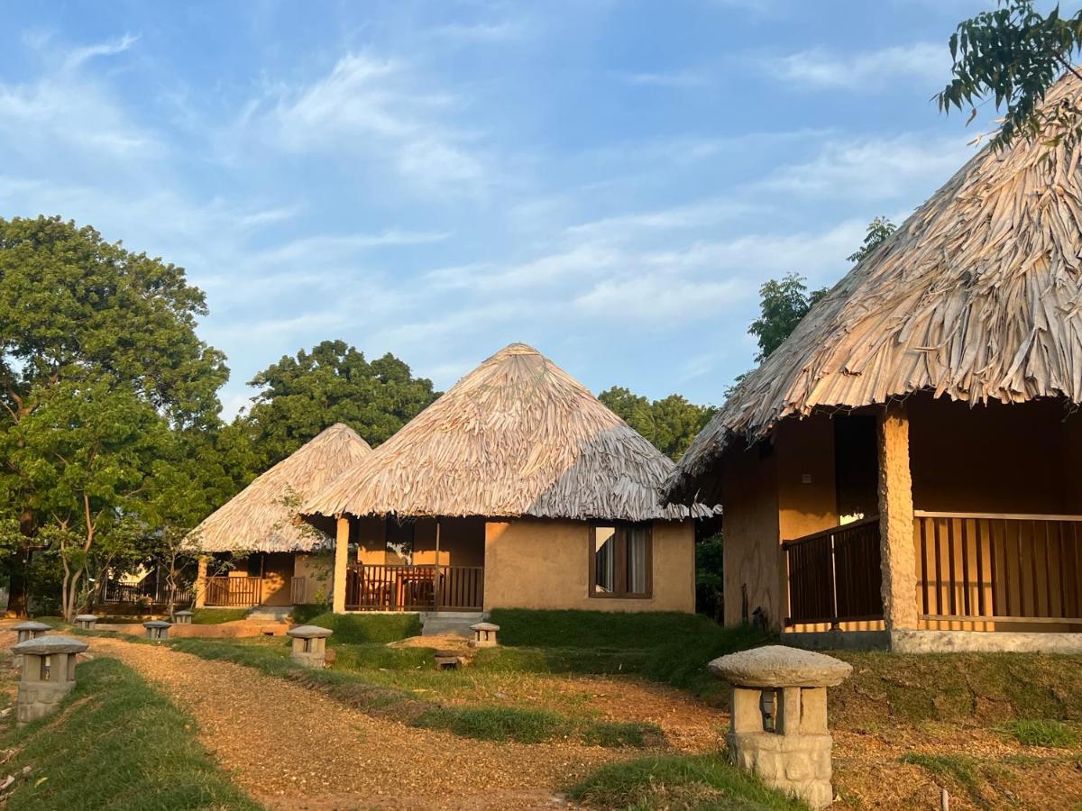 Saffron Lake Yala Tissamaharama Exterior photo