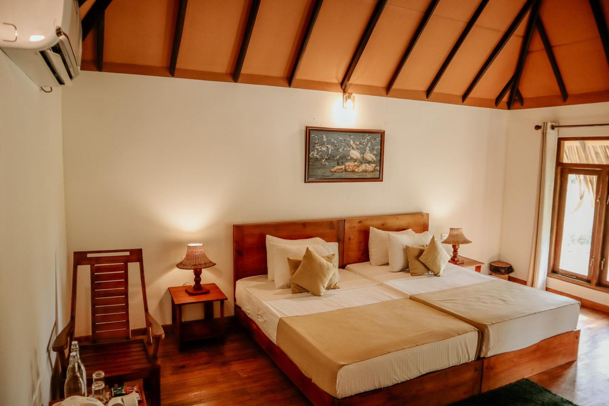 Saffron Lake Yala Tissamaharama Exterior photo